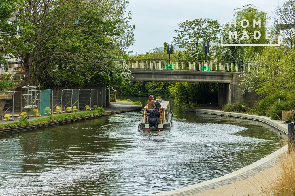 Property photo 2 of 32