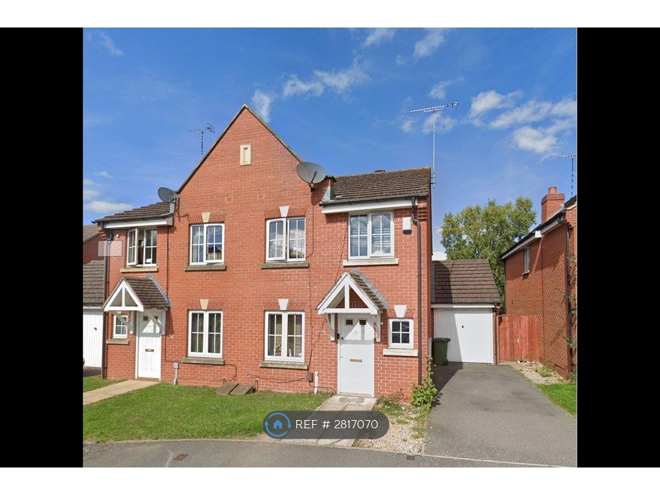 Property photo 1 of 21 House With Garage