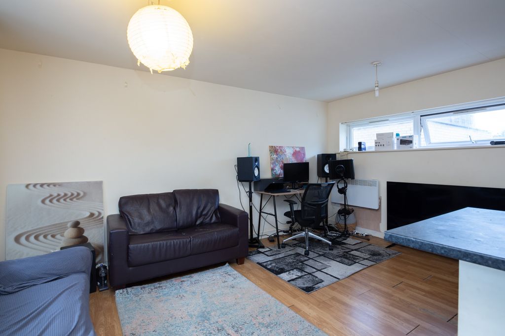 Property photo 3 of 26