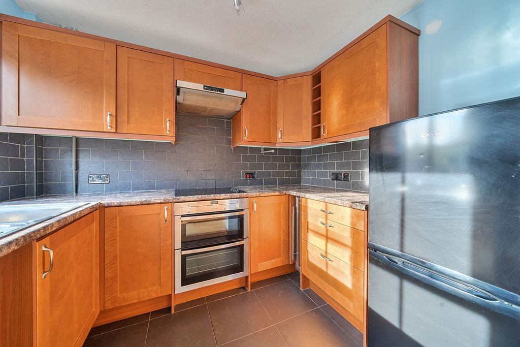 Property photo 3 of 21 1528434-12-6Ac7B7...