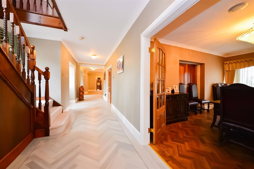 Property photo 3 of 59 Brookfield-Images-29.Jpg