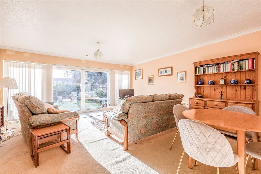 Property photo 3 of 19 Sitting Room