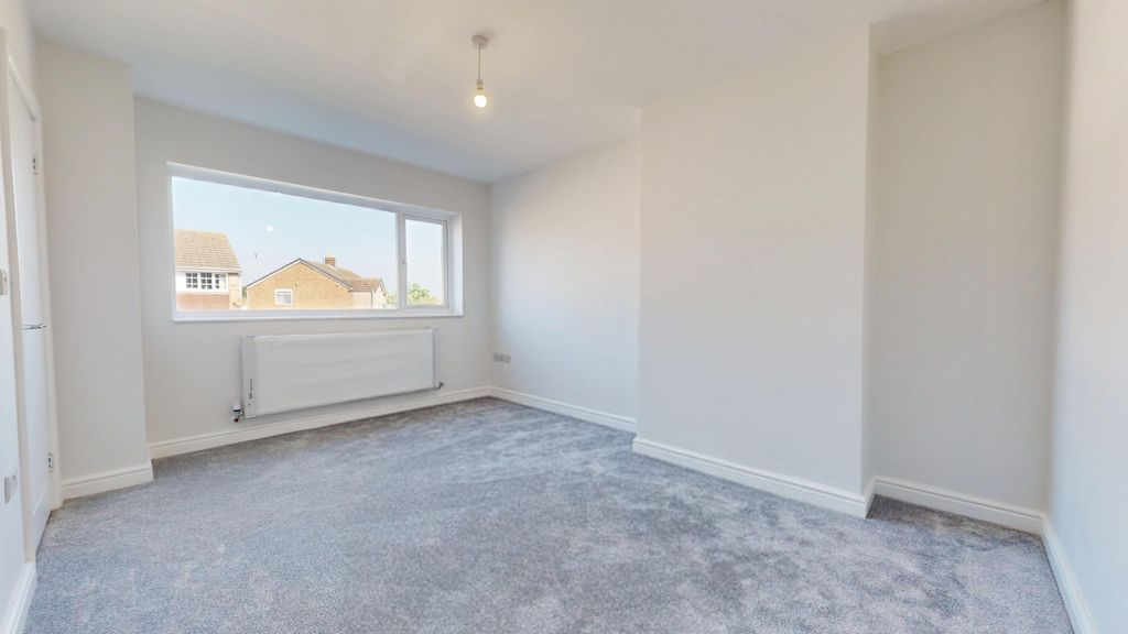Property photo 3 of 22 4320833