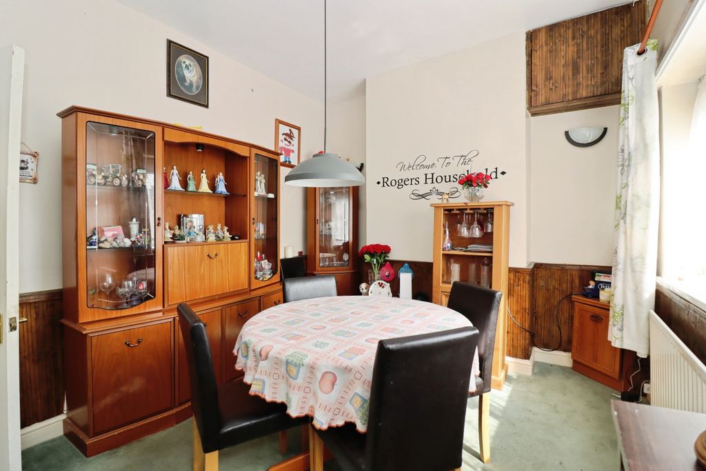 Property photo 3 of 15 Dining Room