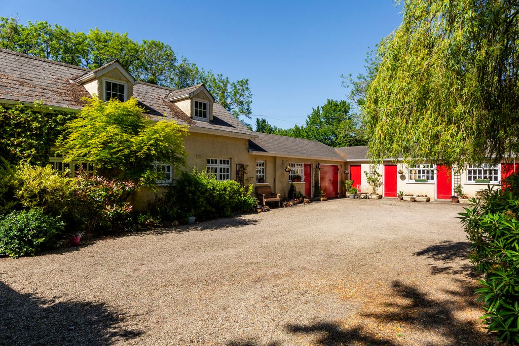 Property photo 1 of 27