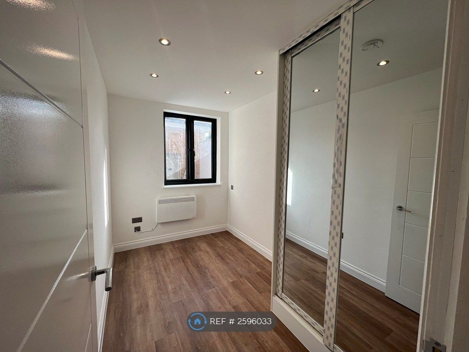 Property photo 2 of 9 Bedroom