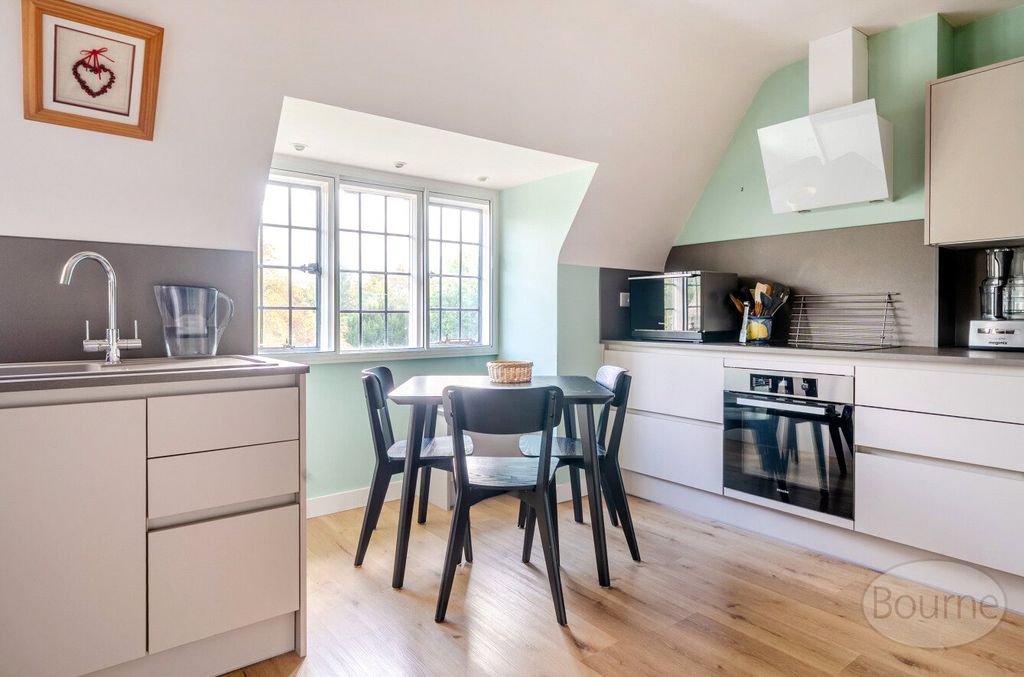 Additional image 18 of 3 bed flat for saleHawkley, Liss, Hampshire GU33