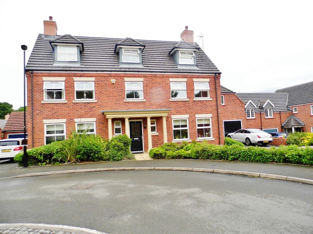 Property photo 2 of 8