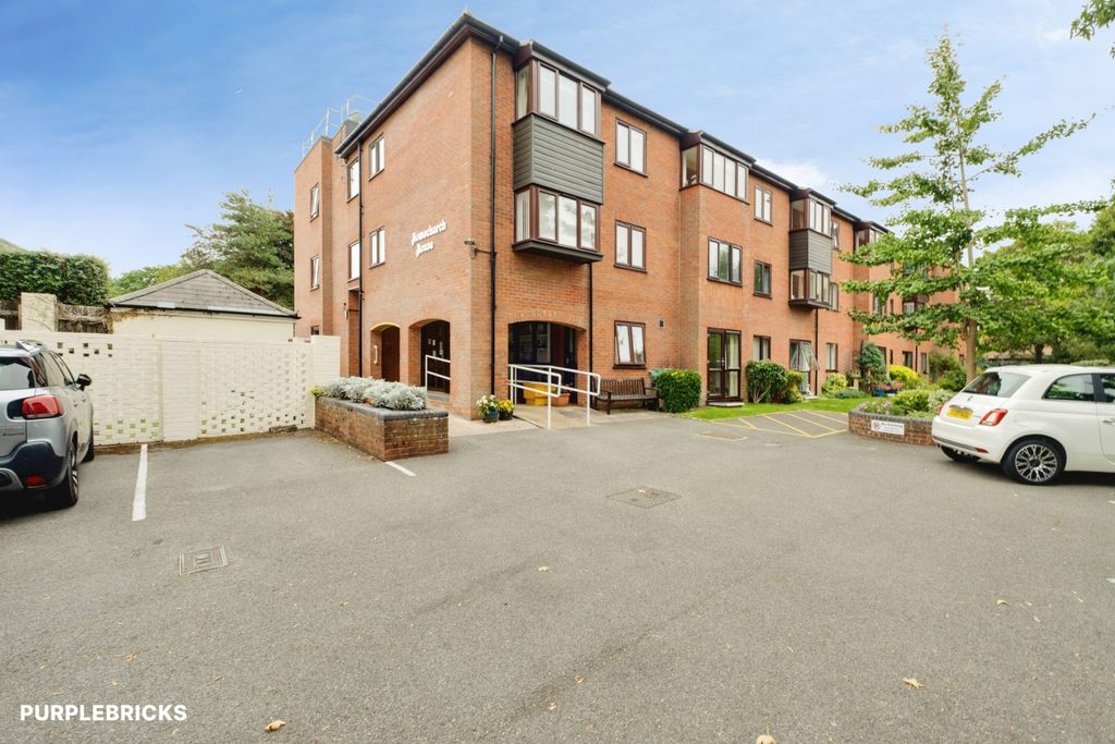 Property photo 2 of 17
