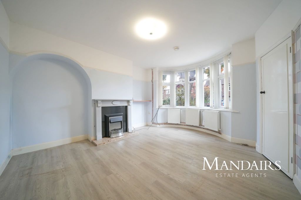 Property photo 3 of 27