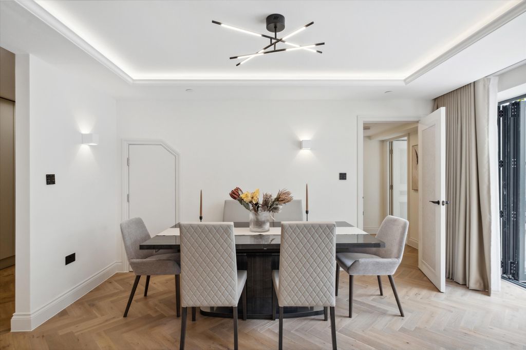 Property photo 3 of 20 Image