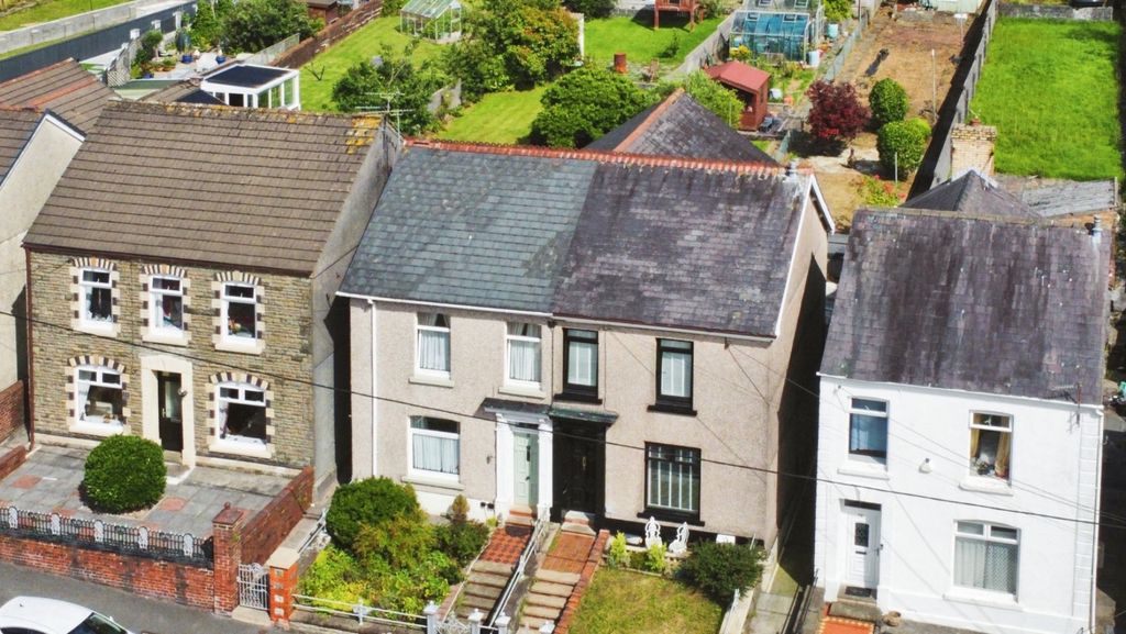Property photo 2 of 33 4418263