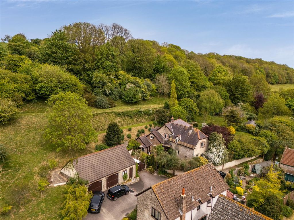 Property photo 1 of 25 Wey Valley House