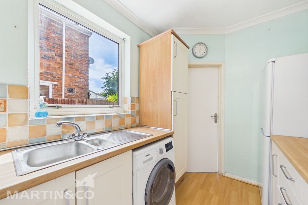Property photo 1 of 18 Cam01953G0-Pr0164-Still004