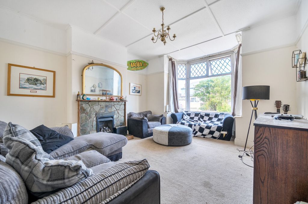 Property photo 2 of 16 1452949-13-6A2292...