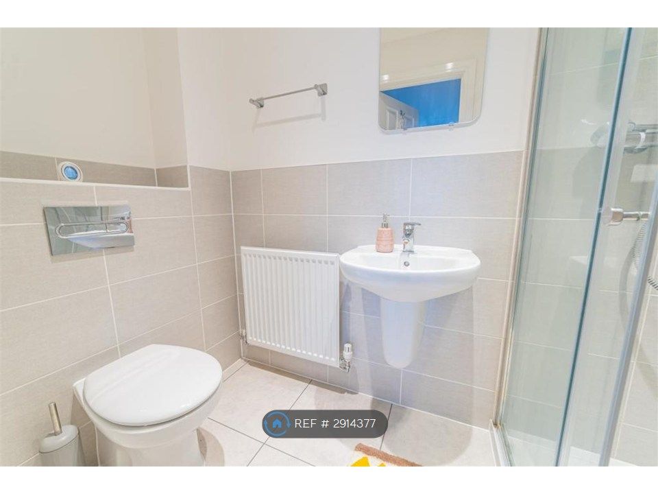 Property photo 3 of 10 En-Suite