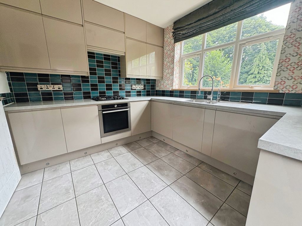 Property photo 2 of 18 Kitchen
