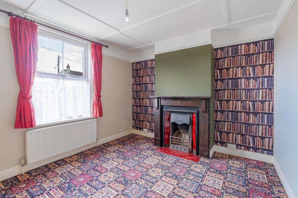 Property photo 2 of 14