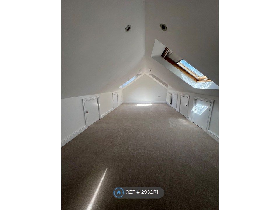 Property photo 2 of 7 Upper Bedroom In Converted Loft