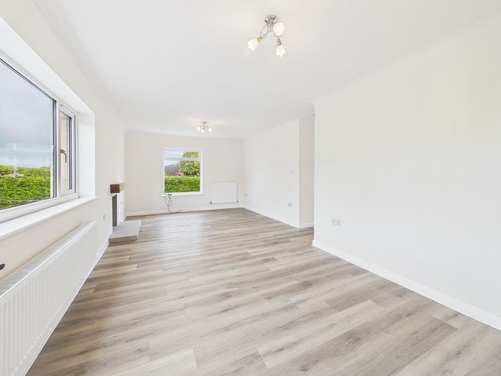 Property photo 3 of 30 Open Plan Lounge & Dining Room