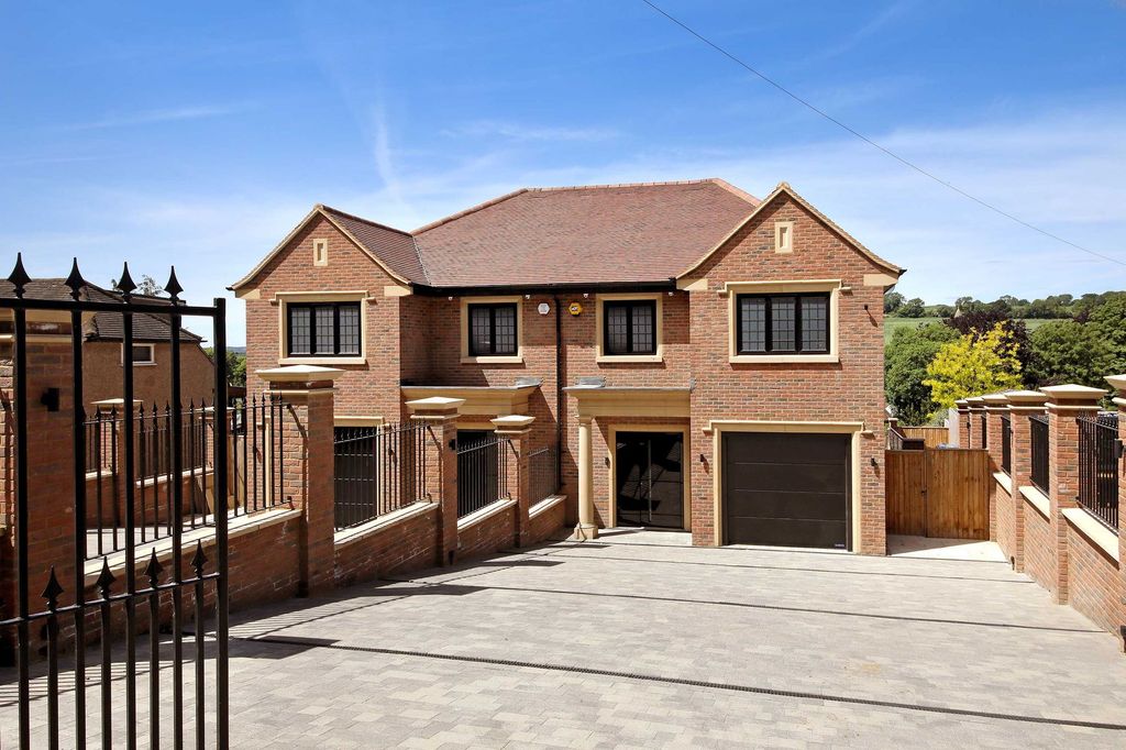 Property photo 1 of 18
