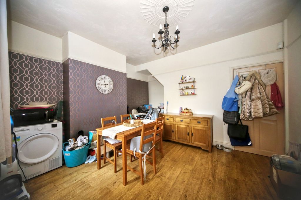 Property photo 3 of 21