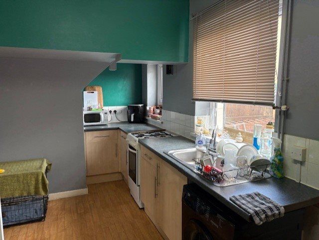 Property photo 3 of 11 Kitchen