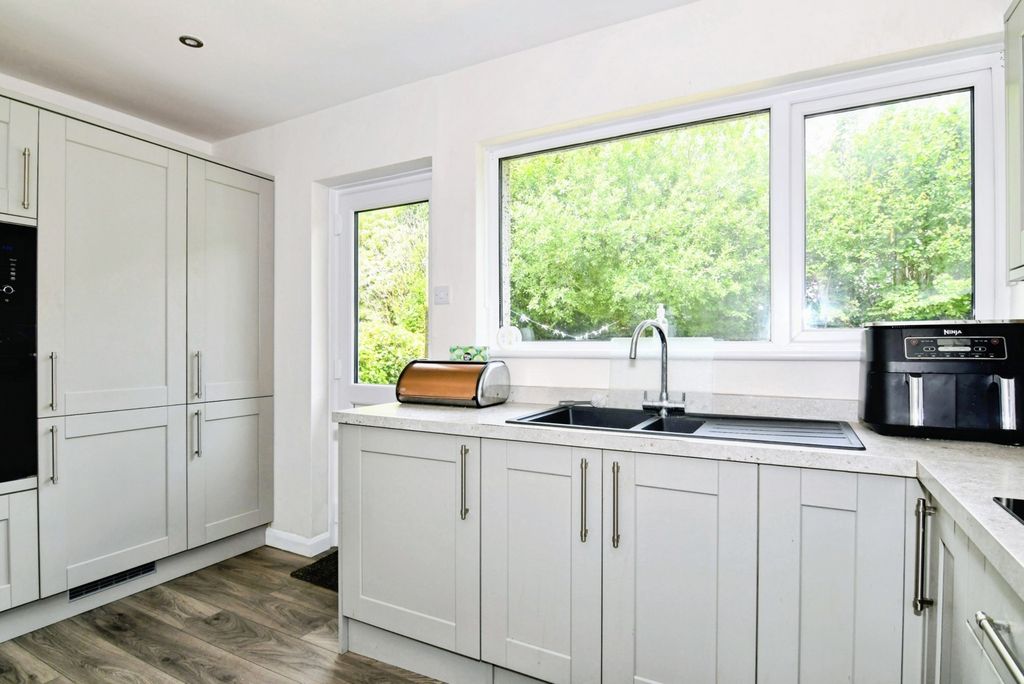 Property photo 2 of 21 Pbox-Img.Jpg