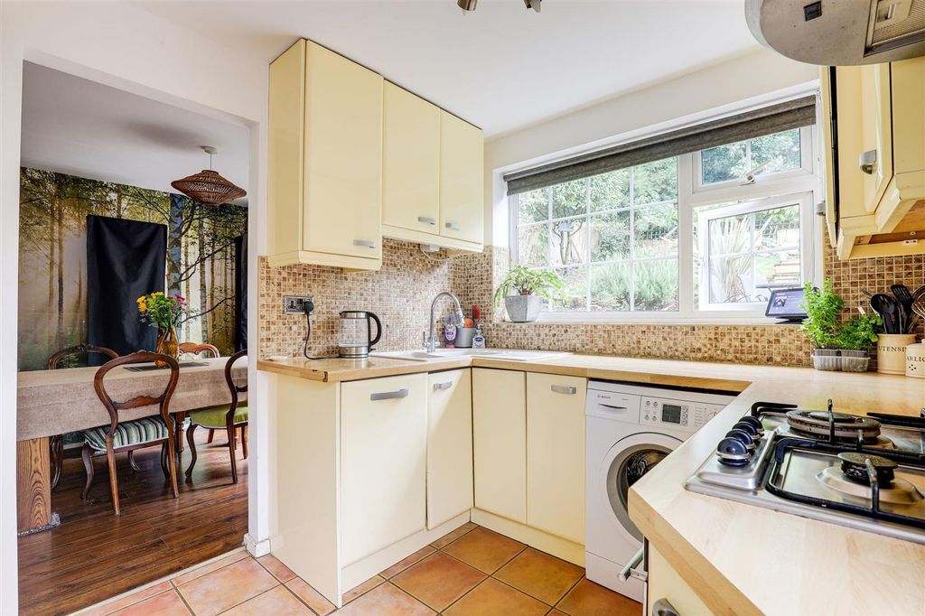 Property photo 3 of 21