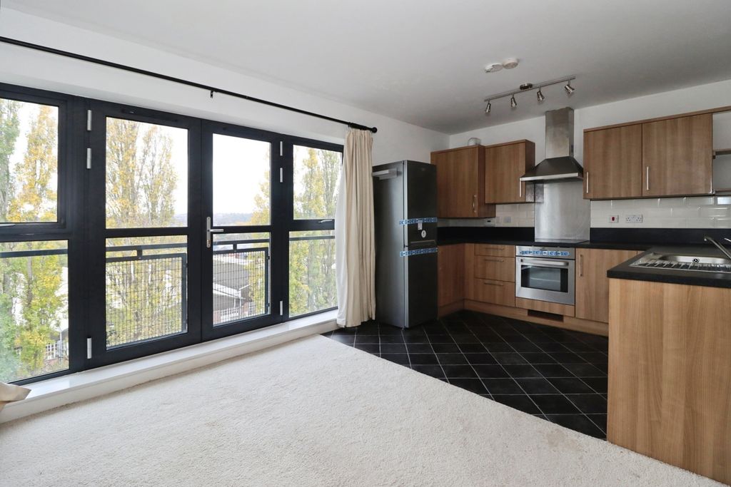 Property photo 3 of 11 Pbox-Img.Jpg