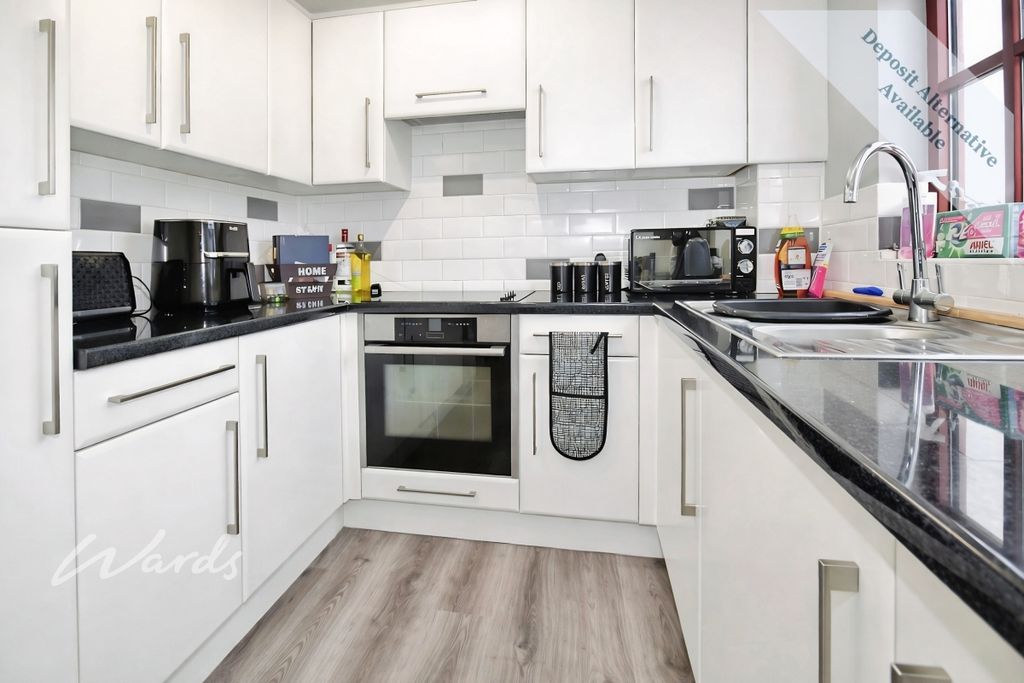 Property photo 3 of 4 Kitchen