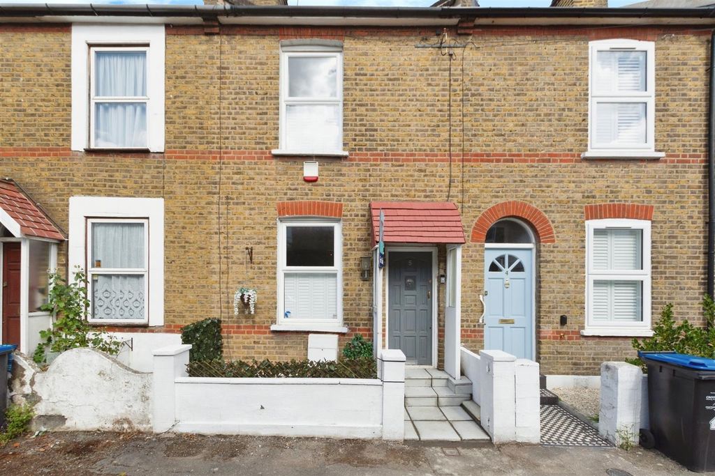 Property photo 1 of 17 Stanley Road