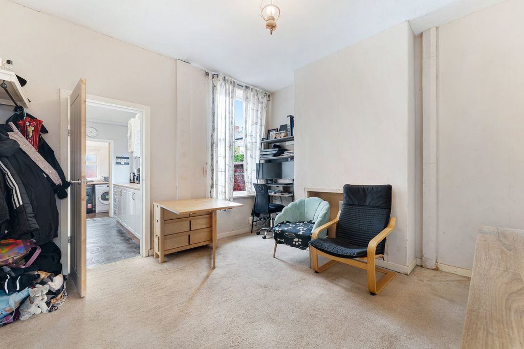 Property photo 3 of 19