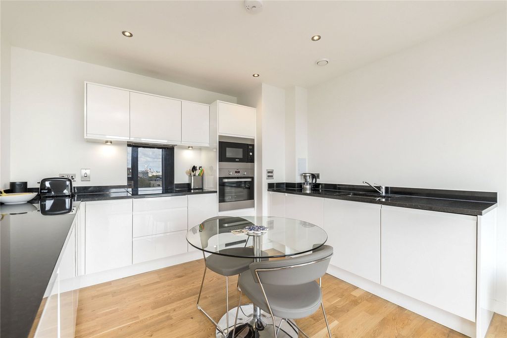 Property photo 3 of 8 Picture No. 04