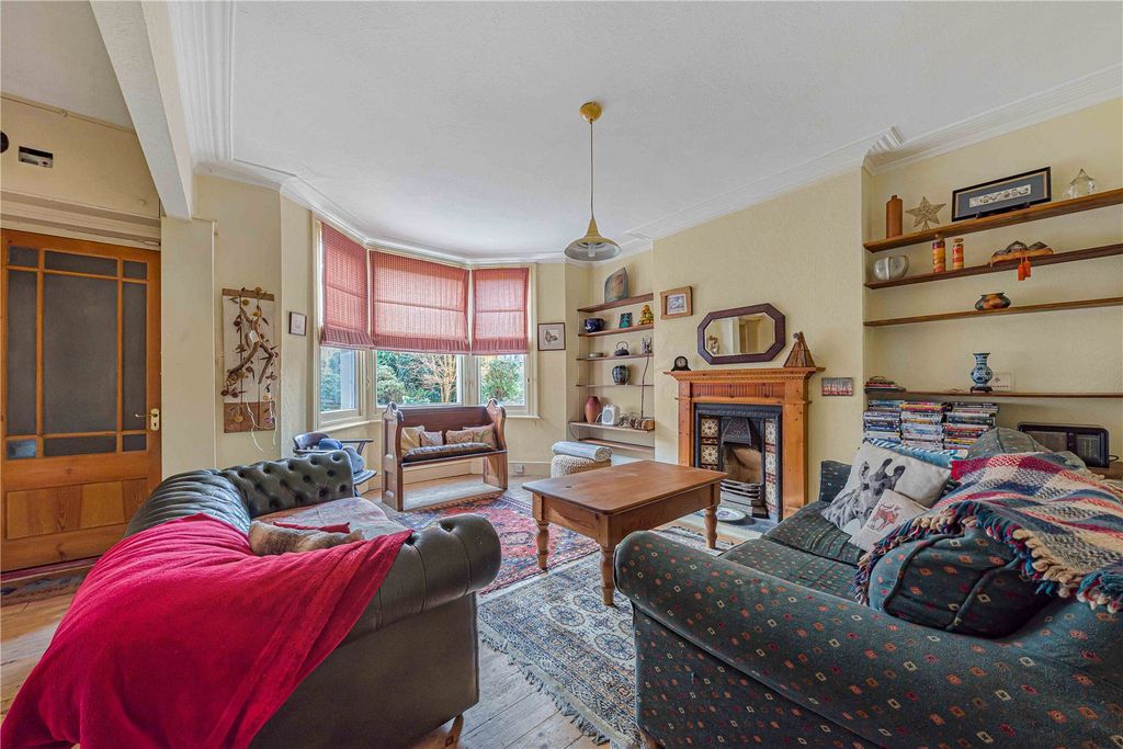 Property photo 2 of 16 Picture No. 23