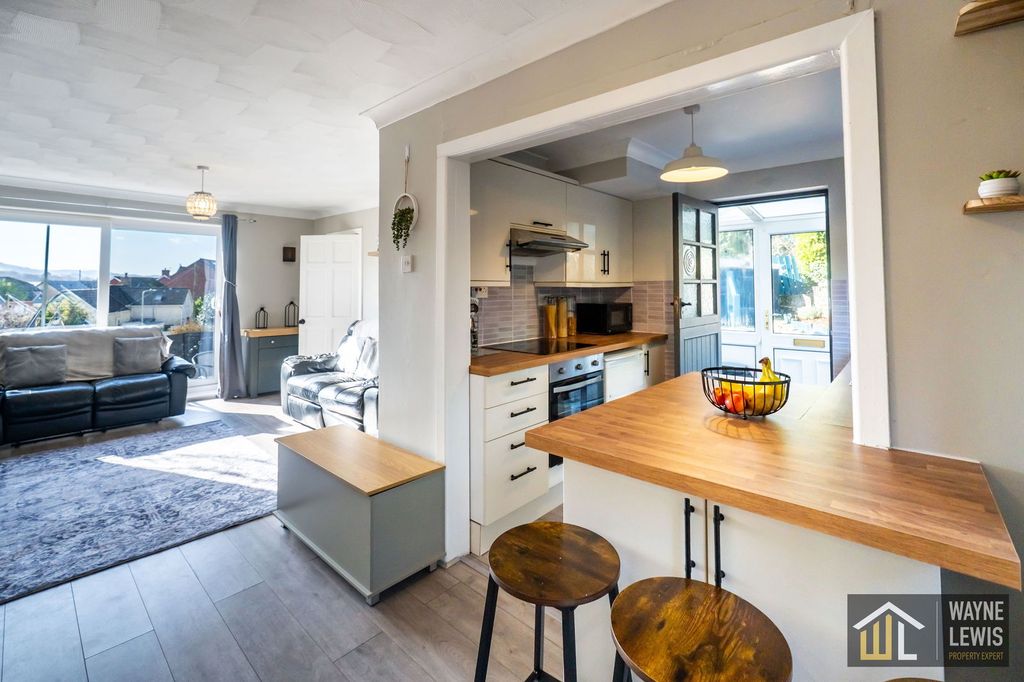 Property photo 2 of 37