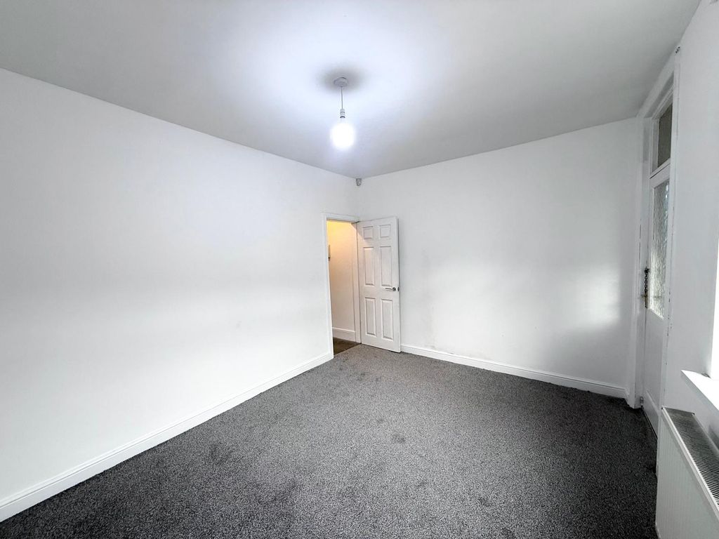Property photo 2 of 17 Gallery