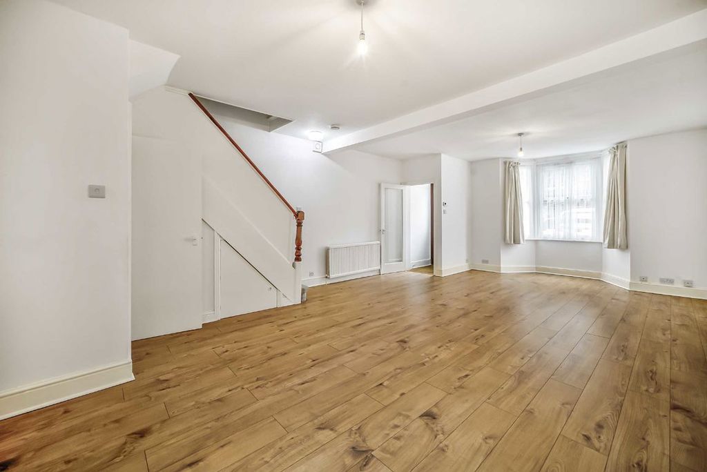 Property photo 2 of 5