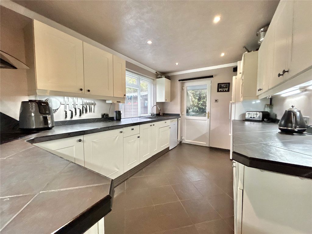 Property photo 2 of 22 Picture No. 15