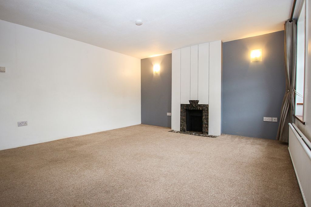 Property photo 3 of 14 Photo 2