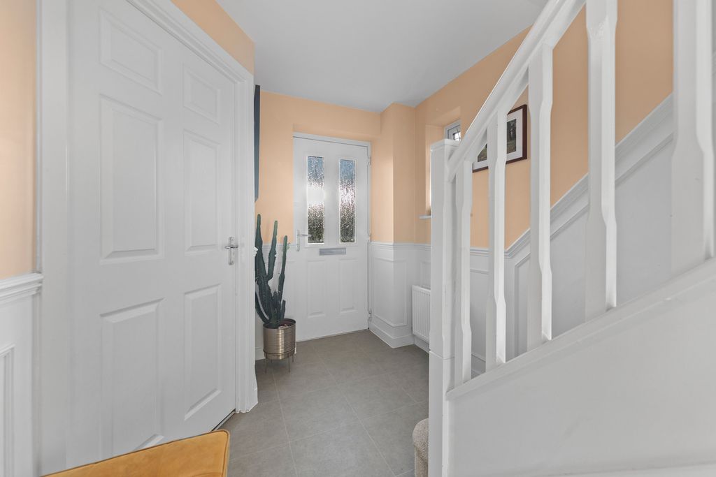 Property photo 3 of 35