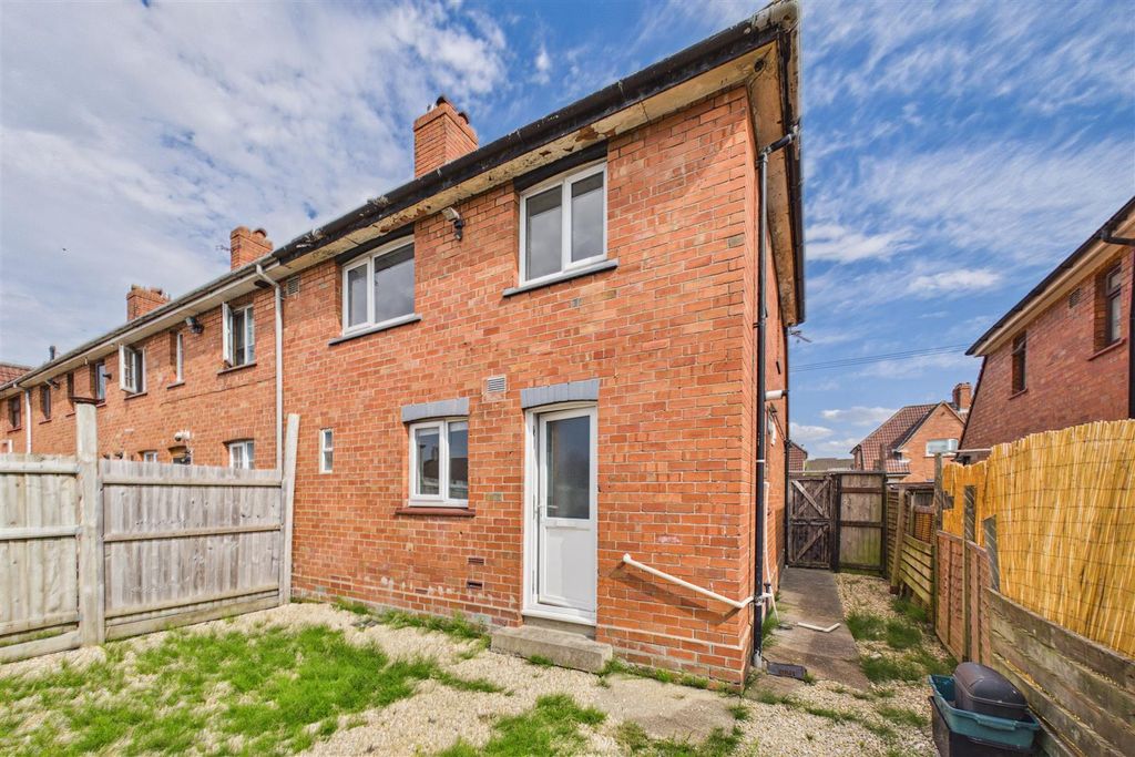 Property photo 3 of 28 19 Lydney Road, Southmead, Bristol Bs10 5Jy | Free