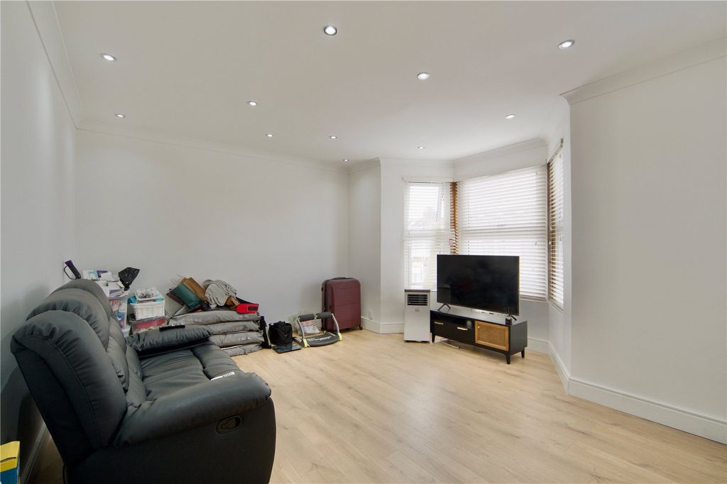 Property photo 3 of 19 Picture No. 03