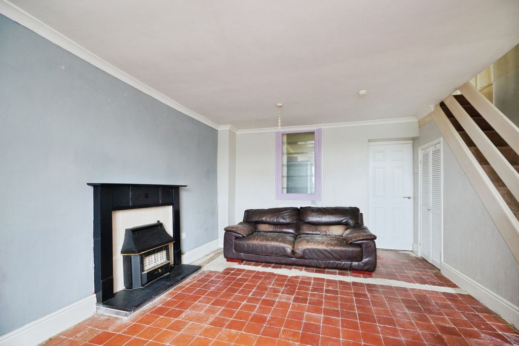 Property photo 2 of 17 Photo