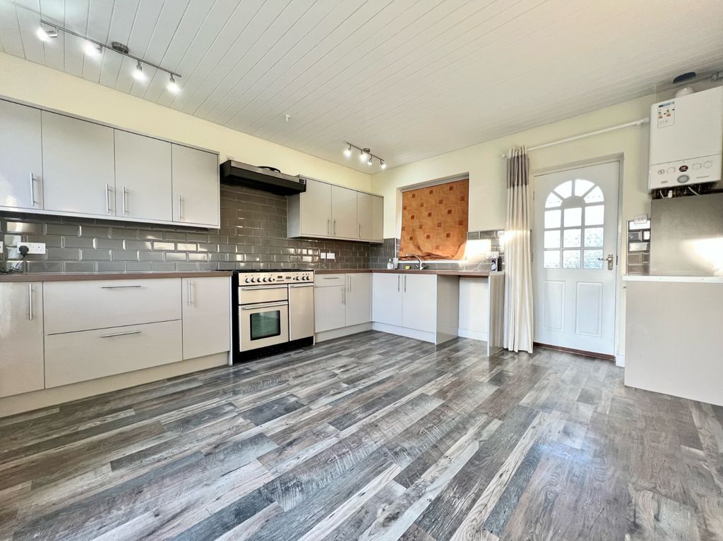 Property photo 2 of 13 0 General