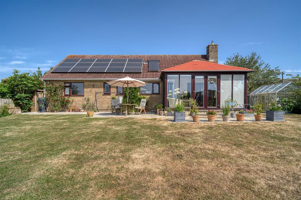 Property photo 1 of 11 Rear
