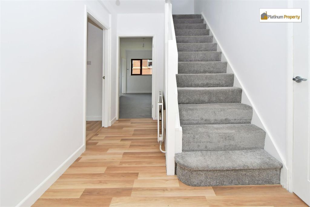 Property photo 3 of 23 Rah_4774.Jpg