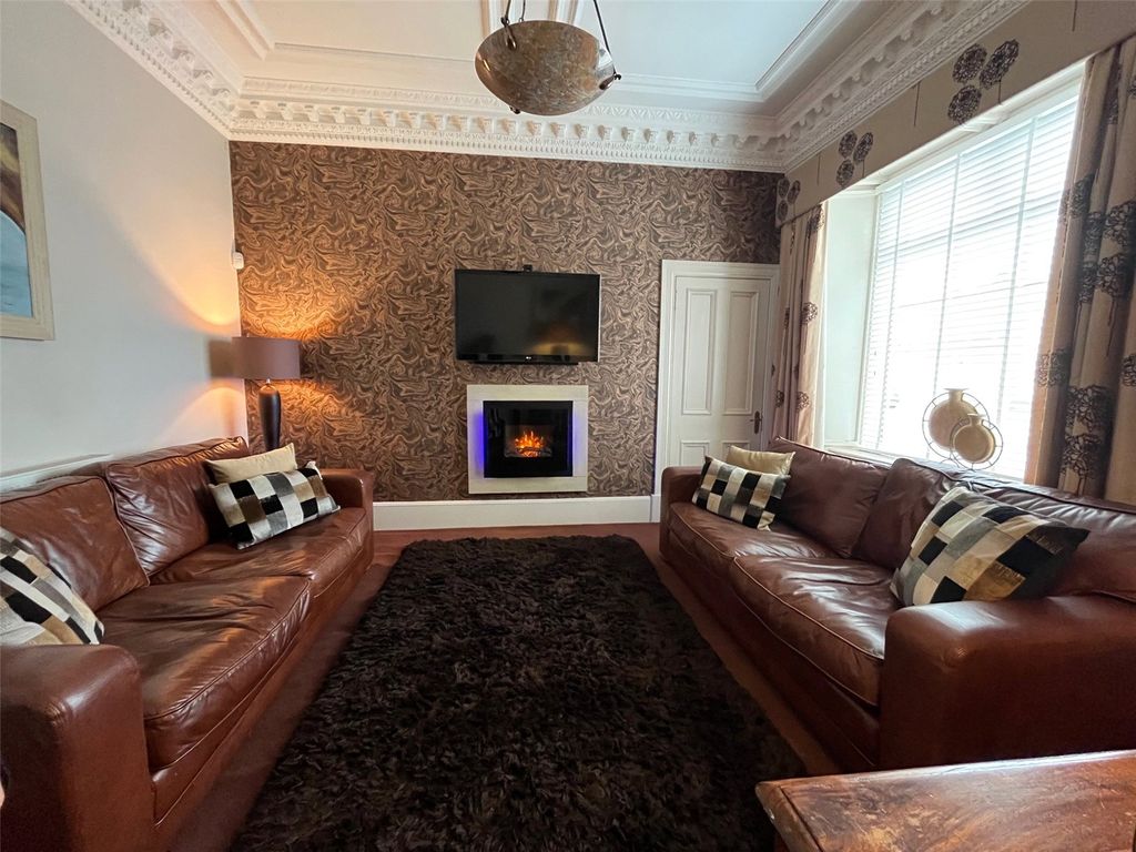 Property photo 2 of 31 Picture No. 74