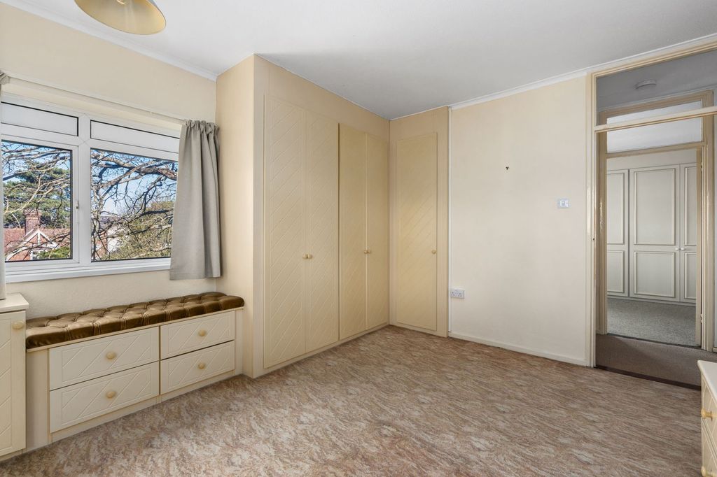 Additional image 8 of 3 bed flat for saleHartland Road, Epping CM16