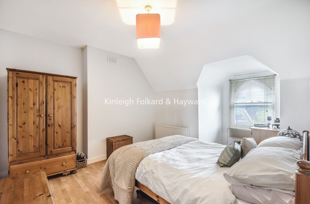 Property photo 3 of 6 Bedroom